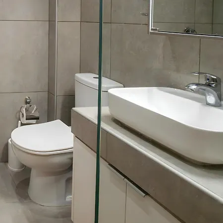 Gimispace Nine, 75 Sqm 2br Near Metro Διαμέρισμα